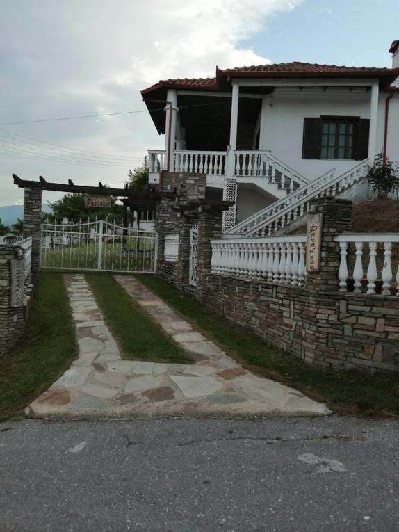 Villa Paradisos Likostomon Екстер'єр фото